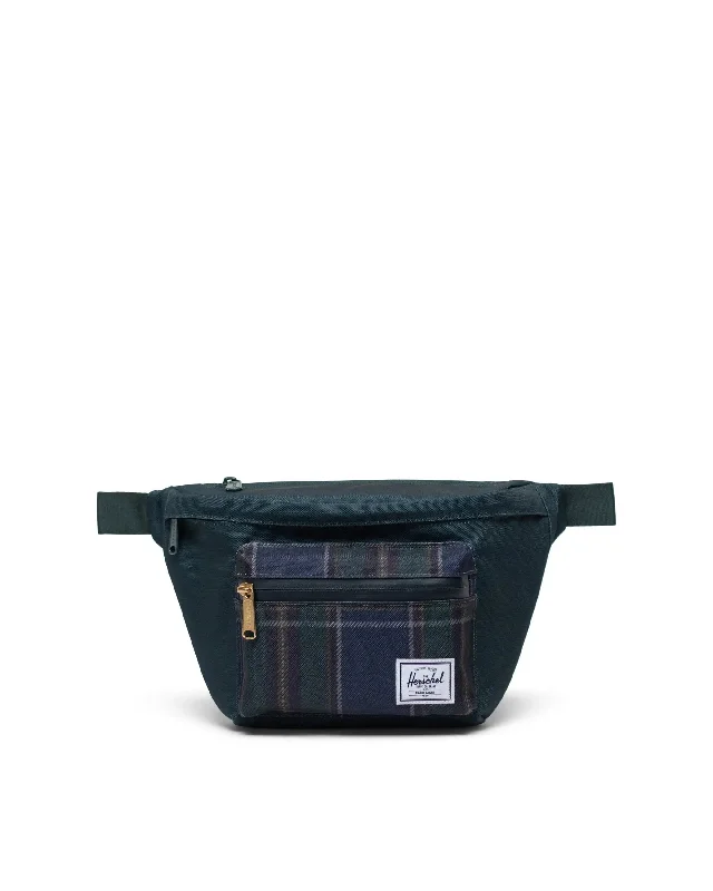 Pop Quiz Hip Pack (Darkest Spruce + Winter Plaid)