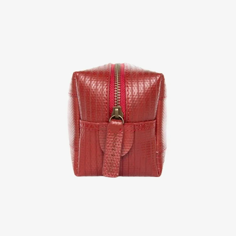 Elvis and Kresse Washbag Medium - Red