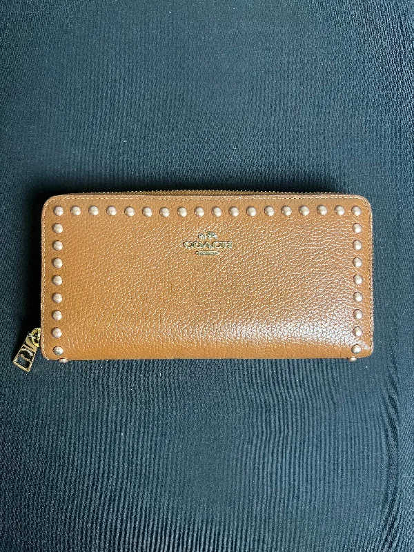 Wallet Designer By Coach  Size: Large